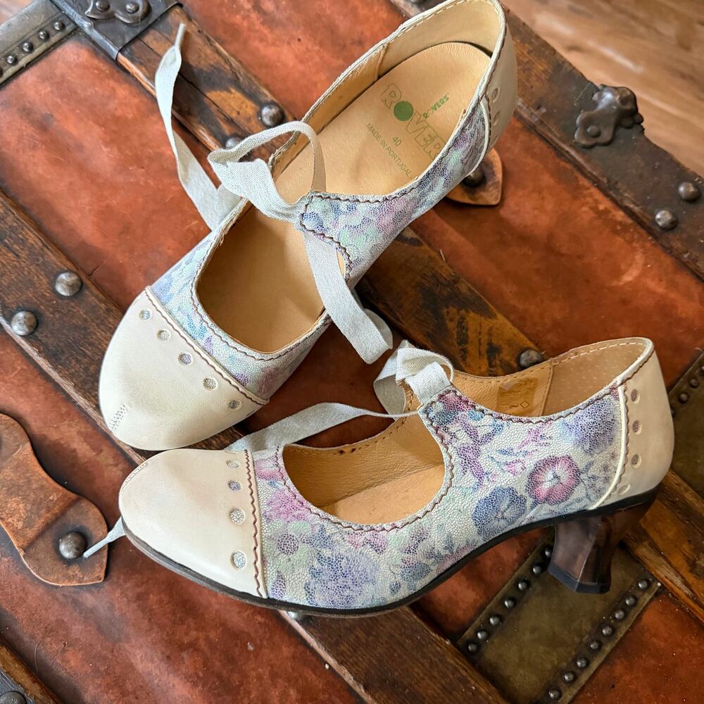 Rovers Floral Laced Pumps